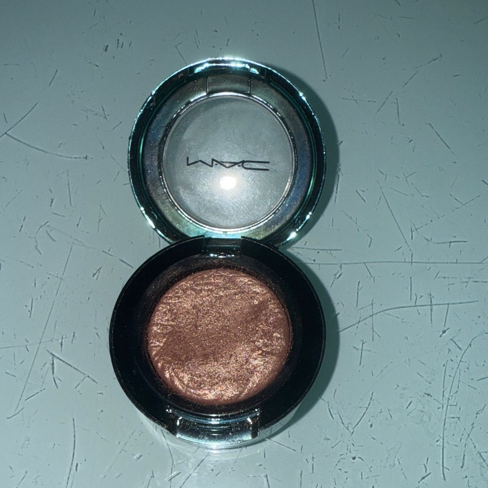 MAC Cosmetics LE Lorelei